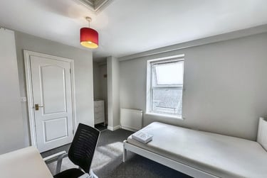 9 bed flat, 3 Camden Street, Greenbank, Plymouth, PL48NW - Image 4